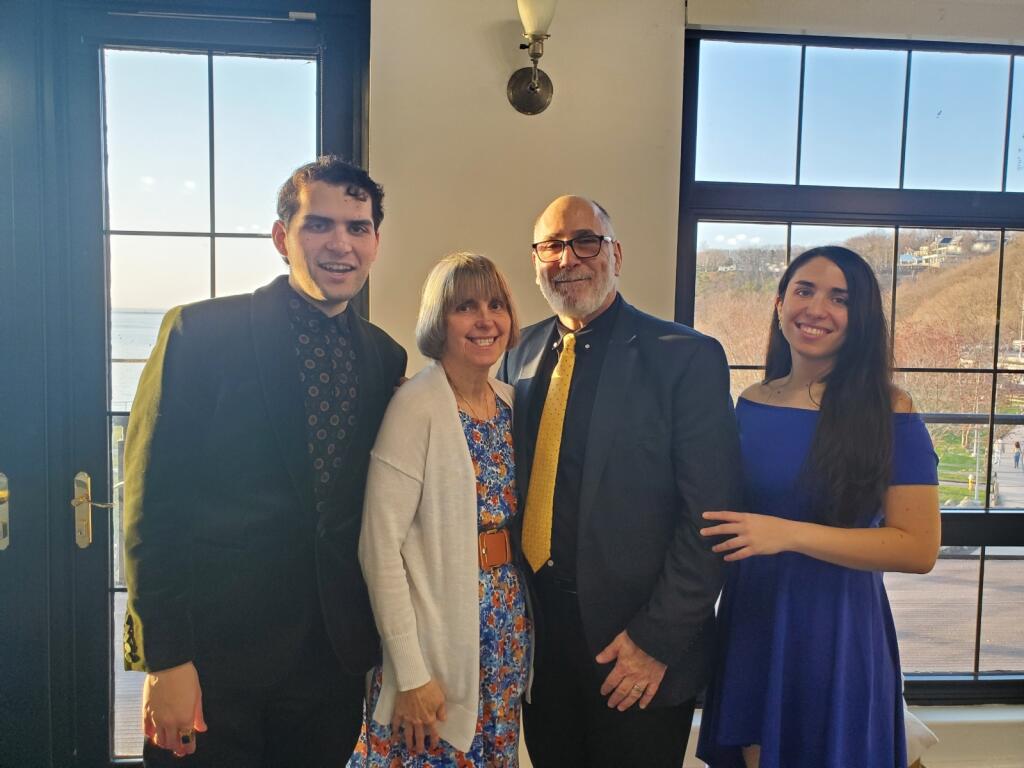 A picture of Rabbi Michael and Rabbi Carol and their children